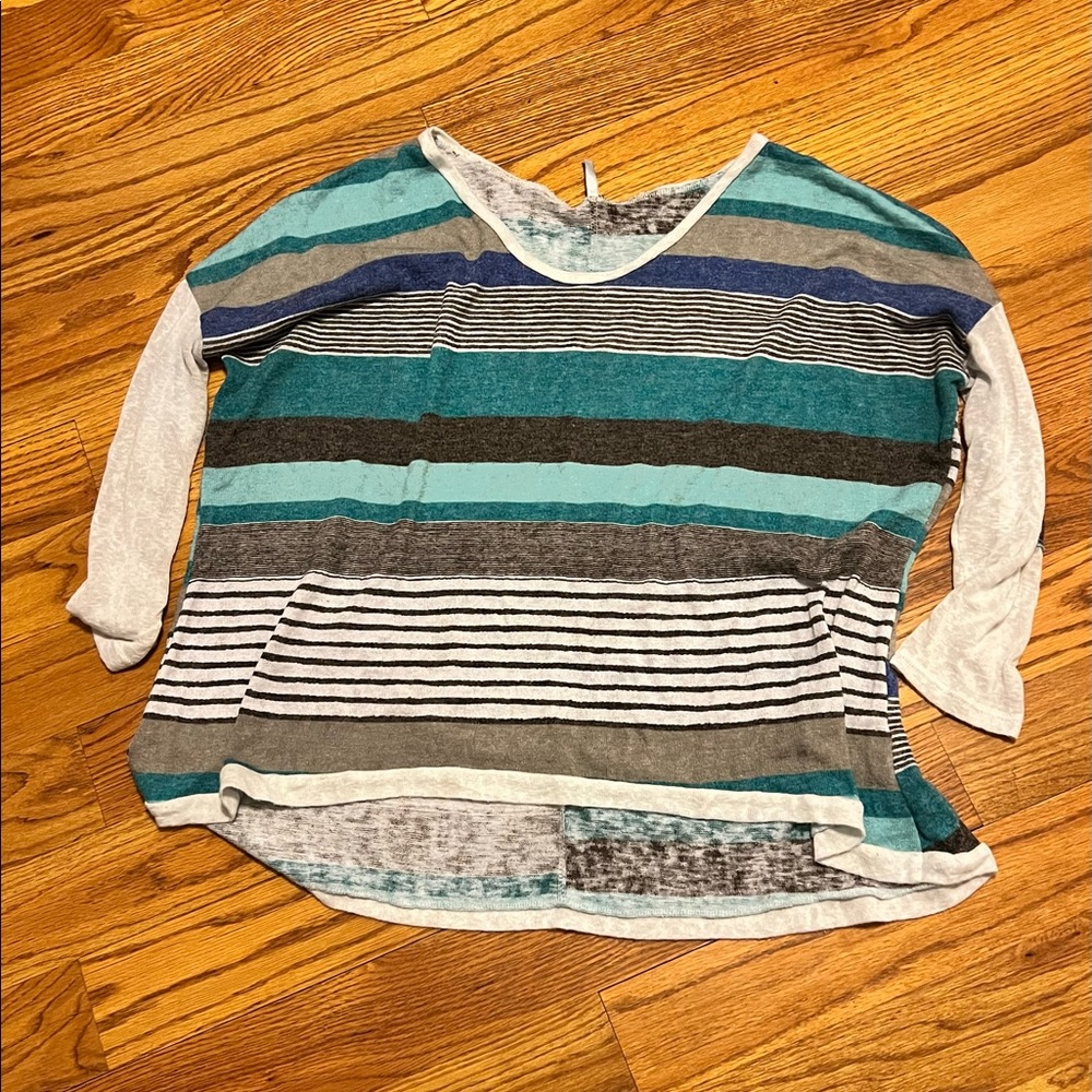 🌀 Auditions brand cute and colorful sweater, size L